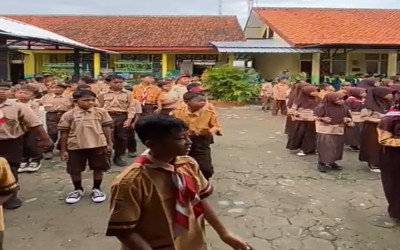 SD NEGERI KEPANDEAN 03 TERAPKAN SENAM ANAK INDONESIA HEBAT